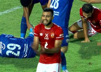 فيديو أحمد فتوح يغادر مباراة الأهلي والزمالك مصاب ا