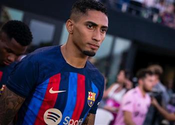 رافينها رونالدينيو مثلي الأعلى وأريد الفوز بدوري أبطال أوروبا مع برشلونة
