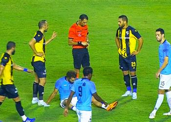 صورة إصابة أحد مشجعي غزل المحلة بالإغماء بعد هدف المقاولون العرب القاتل