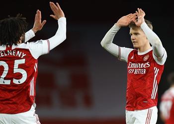 فيديو لفتة رائعة من النني قبل تتويج آرسنال بكأس فلوريدا بعد الفوز على تشيلسي