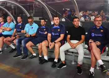 تشافي يرد على أنباء اقتراب كوندي من برشلونة