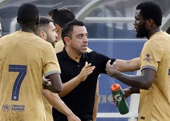 تشافي ي شيد بـ ليفاندوفسكي وديمبلي ومنبوذ برشلونة وي صر ح علينا ألا نكون مبالغين