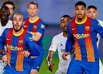 مدافع برشلونة يقترب من سيلتا فيجو وعرض تركي قد يغير سير المفاوضات