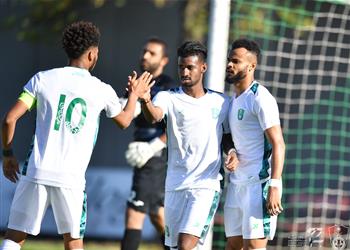 الأهلي السعودي يفوز على الشحانية القطري بثنائية في أولى مبارياته الودية