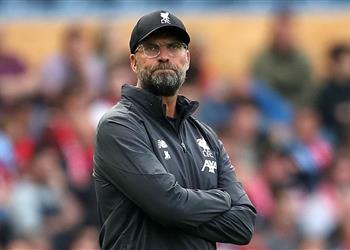 كلوب يعلن إصابة خطيرة للاعب ليفربول في أوتار الركبة