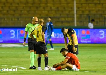 فيديو الإصابة الثانية صلاح محسن يغادر مباراة الأهلي والمقاولون العرب