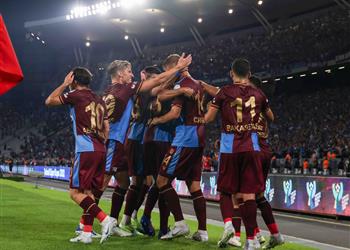 اللقب الأول م نذ احترافه تريزيجيه يشارك في تتويج طرابزون سبور بطل ا لـ السوبر التركي