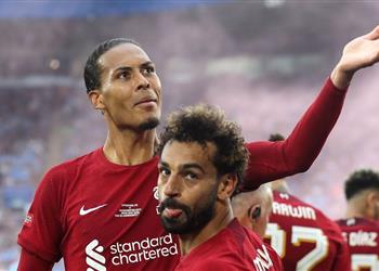 فان دايك يعترف أزمة عقد محمد صلاح أثرت على أدائه مع ليفربول