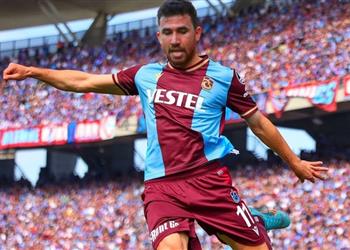 تريزيجيه يودع أستون فيلا بعد الانتقال إلى طرابزون سبور