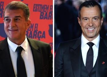 آس مفاجأة وكيل رونالدو يجتمع برئيس برشلونة لبحث صفقة محتملة