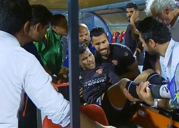 فيديو إصابة حارس سيراميكا كليوباترا ومغادرته مباراة بيراميدز