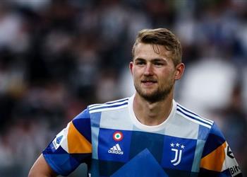 يوفنتوس يحدد هدف برشلونة لخلافة دي ليخت