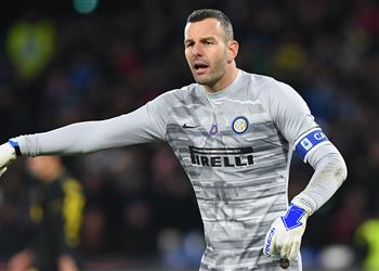 رسمي ا إنتر ميلان يجدد عقد هاندانوفيتش