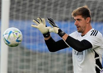 كورتوا يحفز جماهير ريال مدريد قبل السوبر الأوروبي ضد فرانكفورت