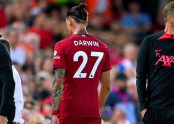 أول تعليق من داروين نونيز بعد طرده في مباراة ليفربول وكريستال بالاس