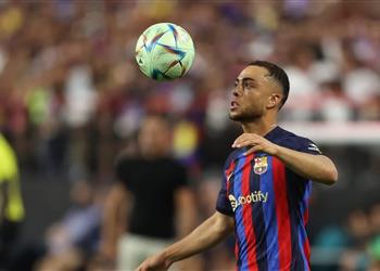 عرض إنجليزي لضم ديست من برشلونة في الميركاتو الصيفي