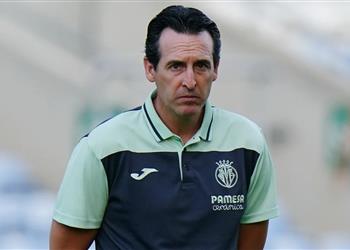 مدرب فياريال يرد على أنباء اهتمام برشلونة بضم فويث