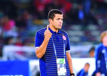 الوداد المغربي يعلن تعيين حسين عموتة مدير ا فني ا للفريق