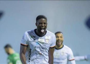 ندياي يقر ب الشباب السعودي من ضم مهاجم أجنبي