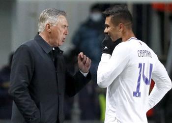 بعد اهتمام مانشستر يونايتد أنشيلوتي يجتمع بـ كاسيميرو في ريال مدريد