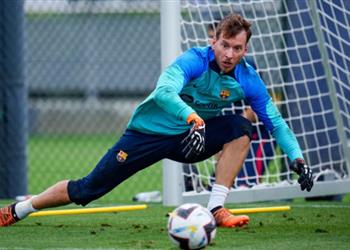 موقف نيتو يفاجيء برشلونة وعرض إنجليزي يفتح أمامه باب الرحيل