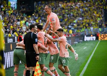 فيديو في 5 دقائق ريمونتادا مجنونة تقود فيردر بريمن لإسقاط بوروسيا دورتموند على ملعبه