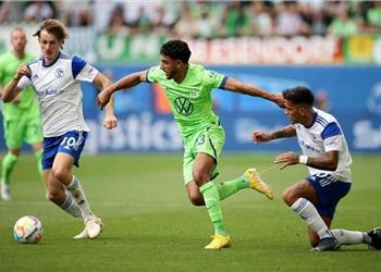 تعرف على تقييم عمر مرموش بعد مشاركته في مباراة فولفسبورج وشالكة