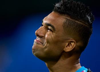 أسطورة ليفربول كاسيميرو ليس حل ا لمشاكل مانشستر يونايتد