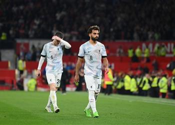 ردود أفعال جماهير ليفربول بعد الخسارة من مانشستر يونايتد محمد صلاح كان معزول ا ولعب بمفرده