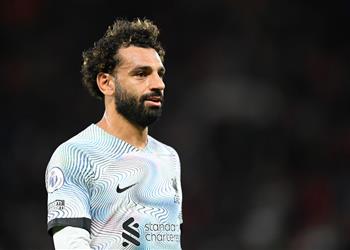 ريو فرديناند مشيد ا بلاعب مانشستر يونايتد فعل شيئ ا نادر ا مع محمد صلاح