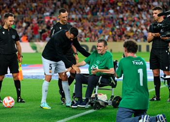 أونزوي بعد مباراة برشلونة ومانشستر سيتي جلست مع المعلم والطالب ونريد أن نعيش