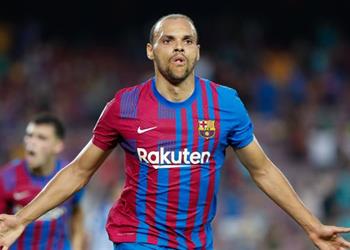 سبورت برايثوايت يساوم برشلونة مادي ا للموافقة على الرحيل