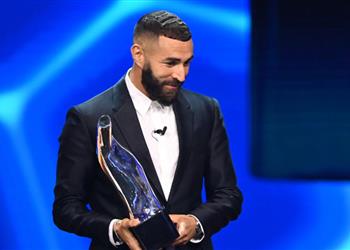 أول تعليق من بنزيما بعد فوزه بجائزة أفضل لاعب في أوروبا