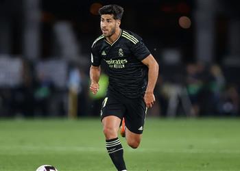 أنشيلوتي يثير التكهنات حول مستقبل أسينسيو مع ريال مدريد