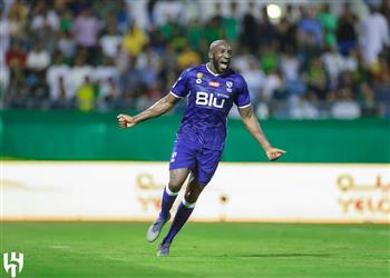 فيديو ماريجا يسجل هدف الهلال الثاني أمام الخليج في الدوري السعودي