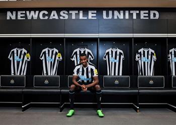 الأغلى في تاريخ النادي نيوكاسل يونايتد ي علن تعاقده مع ألكسندر إيزاك