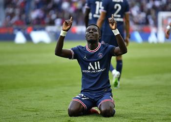 إدريسا جاي يقترب من العودة إلى الدوري الإنجليزي