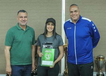 الأهلي يجدد عقد نهلة سامح لاعبة الطائرة 4 مواسم