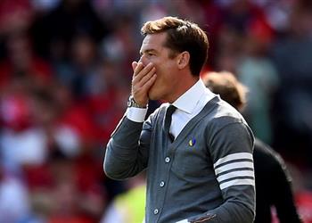 بسبب ليفربول رسمي ا بورنموث يفسخ عقد مدربه