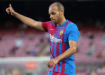 تقارير تكشف عن النادي السعودي الذي يرغب في ضم برايثوايت من برشلونة