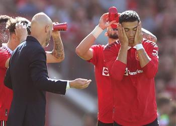 إريك تين هاج يوضح موقف رونالدو من مباراة مانشستر يونايتد وبرايتون