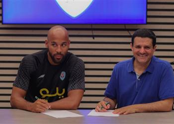 أبها السعودي يعلن رحيل حارسه الجديد بسبب زوجته وكاميروني البديل