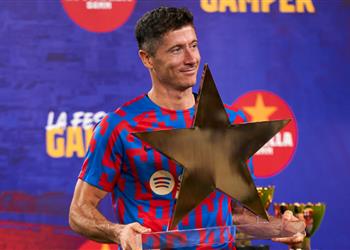 فيديو ليفاندوفسكي يعلق على اختياره رجل مباراة برشلونة وبوماس بكأس خوان جامبر