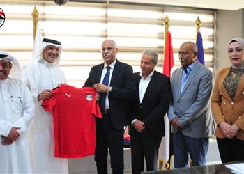 صور جمال علام يستقبل رئيس الاتحاد الكويتي والأخير يطلب مباراتين وديتين