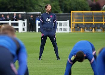 قائمة إنجلترا أمام إيطاليا وألمانيا وجه جديد وعودة داير