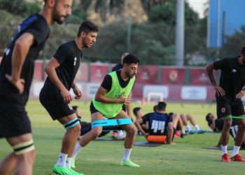 مران الأهلي كولر يحاضر اللاعبين ومحمد شريف وأفشة يشاركان في التدريبات البدنية