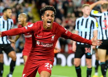 إيقاف مدربي ليفربول ونيوكاسل وتغريمهما 13 ألف جنيه إسترليني