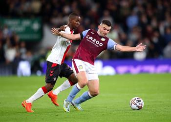 لاعب أستون فيلا بعد تخطي ساوثهامبتون لو شاهدت المباراة من التلفزيون لأغلقته