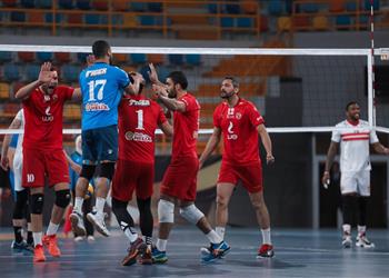 خاص الأهلي يبدأ البحث عن محترف أجنبي لدعم مركز الليبرو في فريق الطائرة