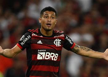 لاعب فلامينجو يغازل ليفربول بعد ارتباطه بخطوة الانتقال إلى الأنفيلد